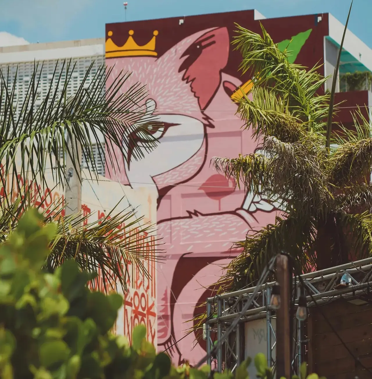 Florida panther on the face of a building. Photo by Julian Gentile